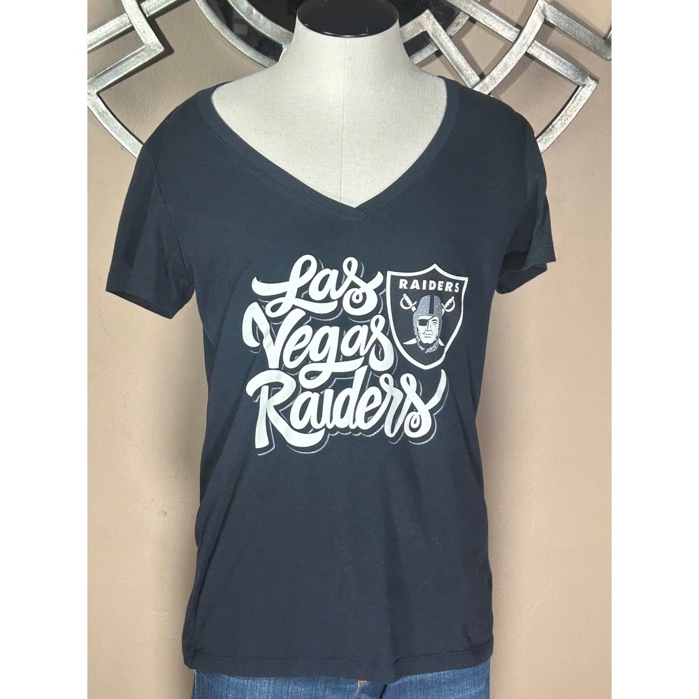 NFL Team Apparel Las Vegas Raiders Womens Black V-Neck Graphic T-Shirt Size L
